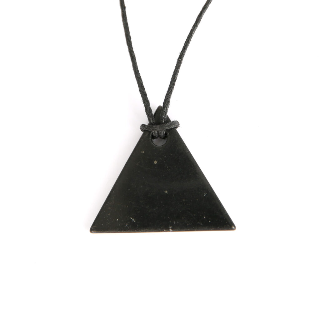 pendentif shungite triangle grand modele
