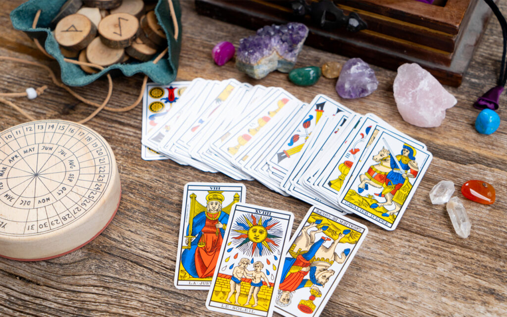 astrologie-lithotherapie-scaled-1