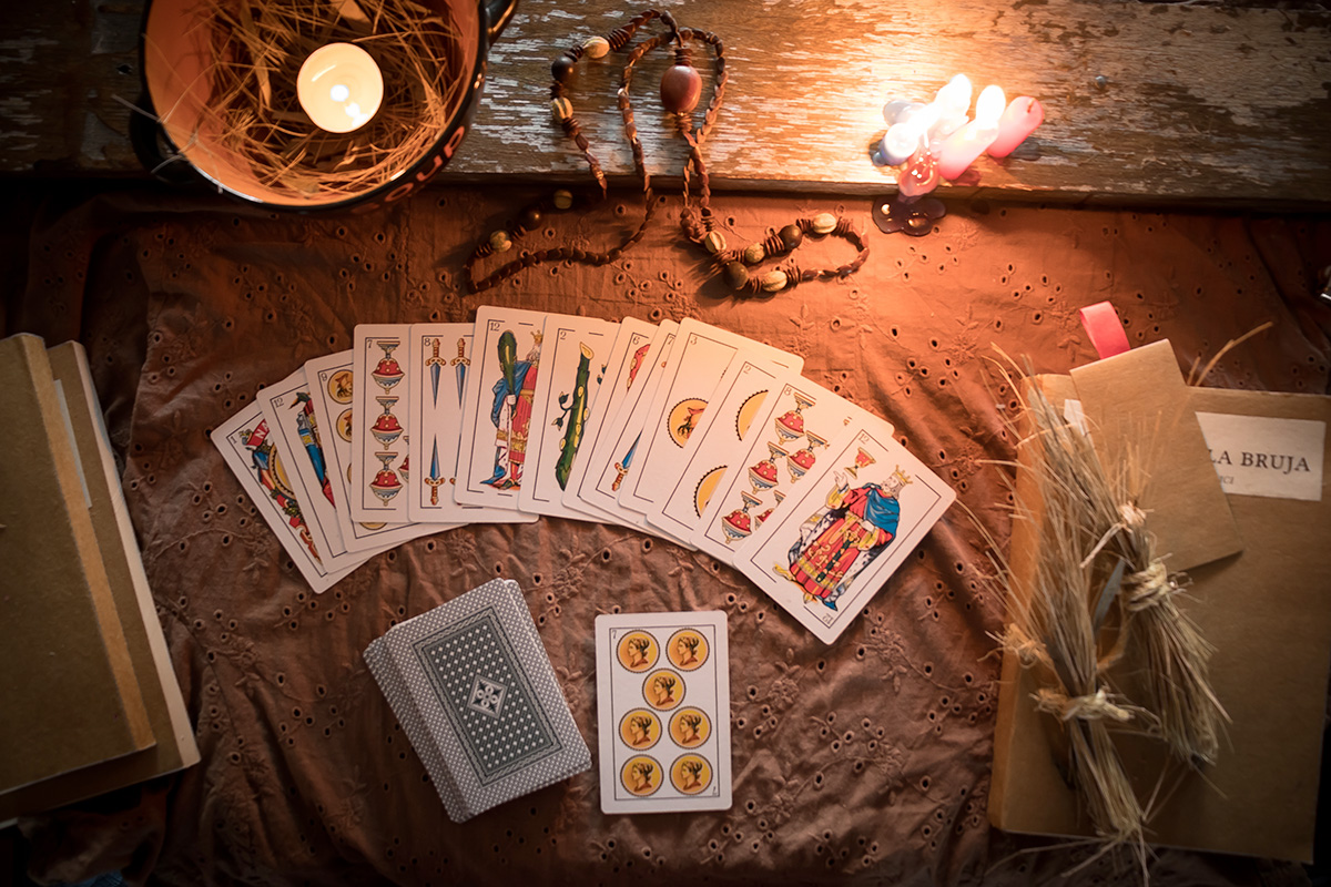 Cartomancie- voyance-oracle-tarot