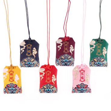 omamori amulette japonaise traditionnelle porte-bonheur
