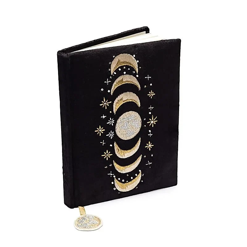 Carnet phases lunaires en velours noir avec broderies dorées et argentées