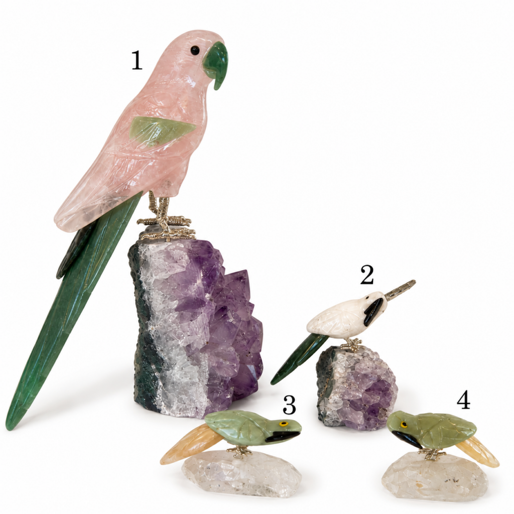Oiseaux en pierres naturelles sculptés à la main au Brésil – perroquet cacatoès et perruches